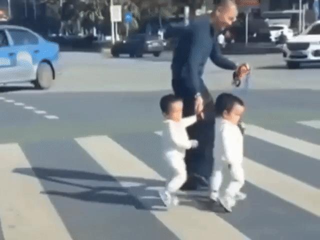 Video Clip Cười - Khi các ông bố bá đạo được trao nhiệm vụ trông con