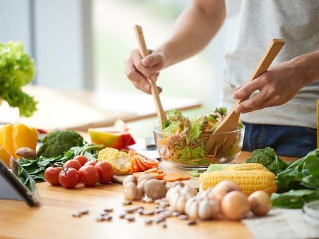 Ẩm thực - 5 cách nấu ăn giúp giảm huyết áp một cách tự nhiên