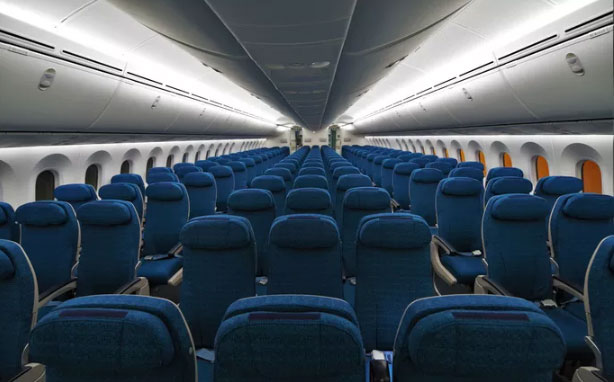 Bên trong chiến Boeing 787 - dòng máy bay 2 lối đi bán chạy nhất - Ảnh: VNA