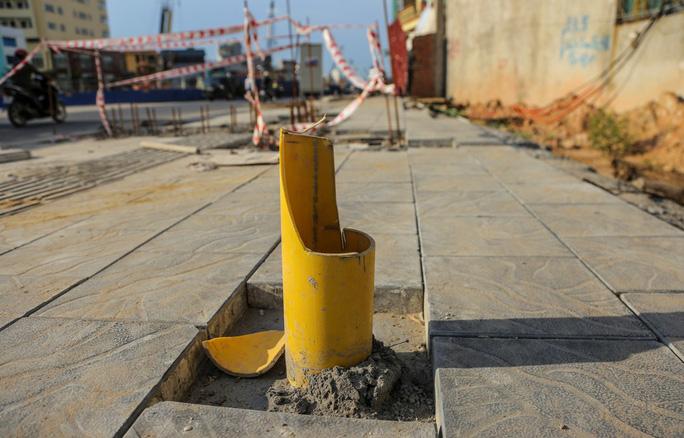 Gây mất mỹ quan đô thị và nguy hiểm cho nhiều trẻ con và người lớn sống xung quanh đó