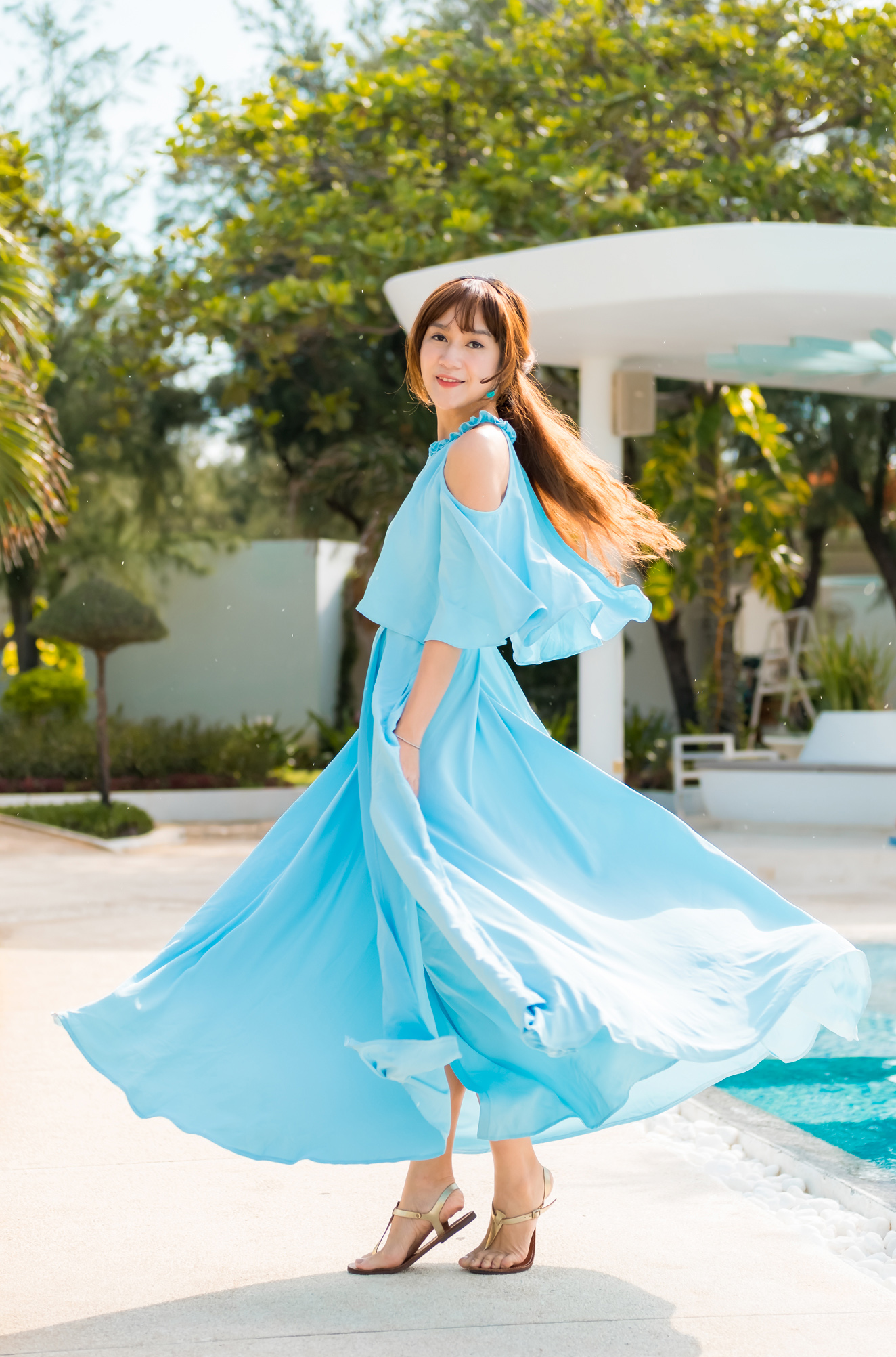 Nhan sắc của bà mẹ 4 con khiến ai cũng xuýt xoa