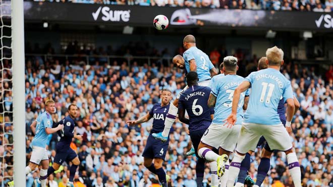 Moura gỡ hòa cho Tottenham