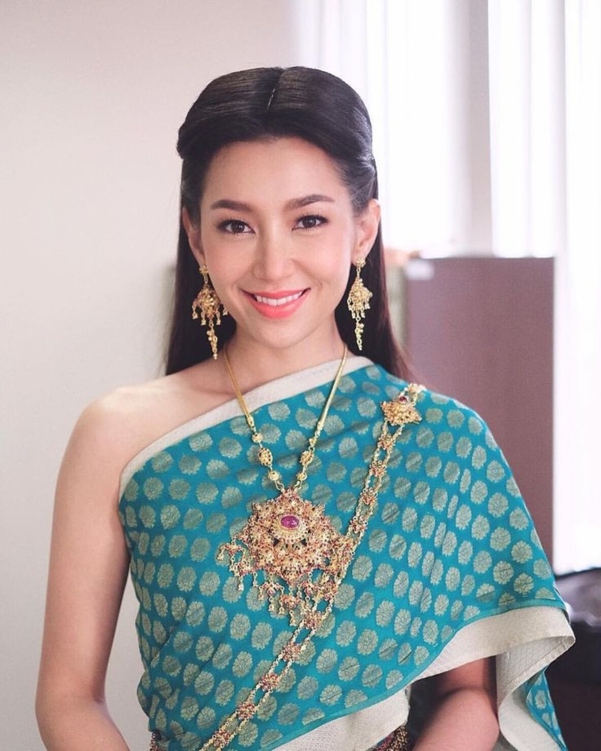 Mỹ nhân hàng đầu Thái Lan diện trang phục truyền thống đẹp như nữ thần - 11