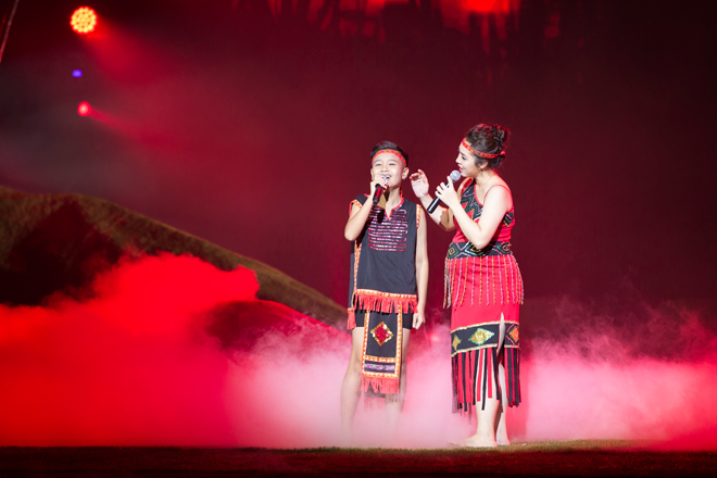 Sau tuyên bố ly hôn, "chuồn chuồn ớt" Ngọc Khuê tỏa sáng trên sân khấu - 8