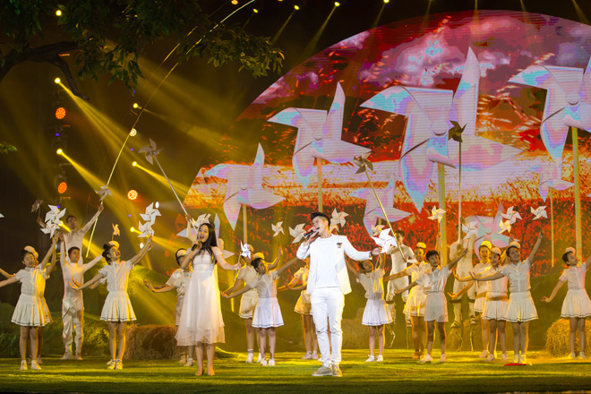 Sau tuyên bố ly hôn, "chuồn chuồn ớt" Ngọc Khuê tỏa sáng trên sân khấu - 3