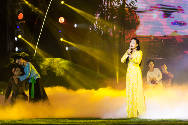 Sau tuyên bố ly hôn, "chuồn chuồn ớt" Ngọc Khuê tỏa sáng trên sân khấu - 2