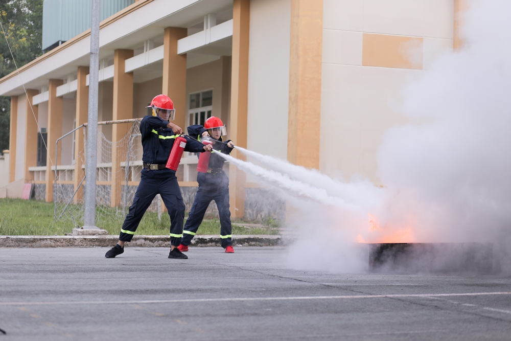 'Quỳnh búp bê' tái mặt khi đối diện ám ảnh trong môi trường Công an nhân dân - 2