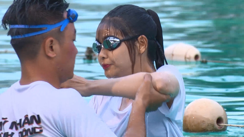 'Quỳnh búp bê' tái mặt khi đối diện ám ảnh trong môi trường Công an nhân dân - 4