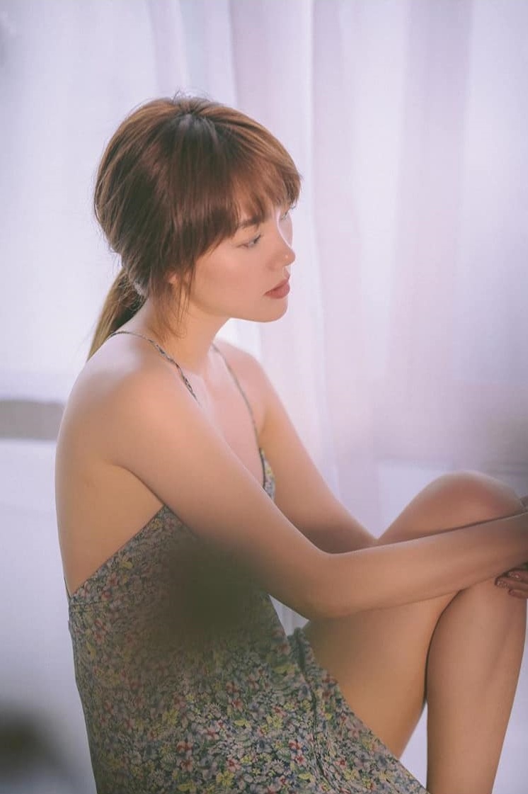 Bộ ảnh thời trang diện váy ngủ khoe vẻ đẹp tuổi thanh xuân của Minh Hằng - 4