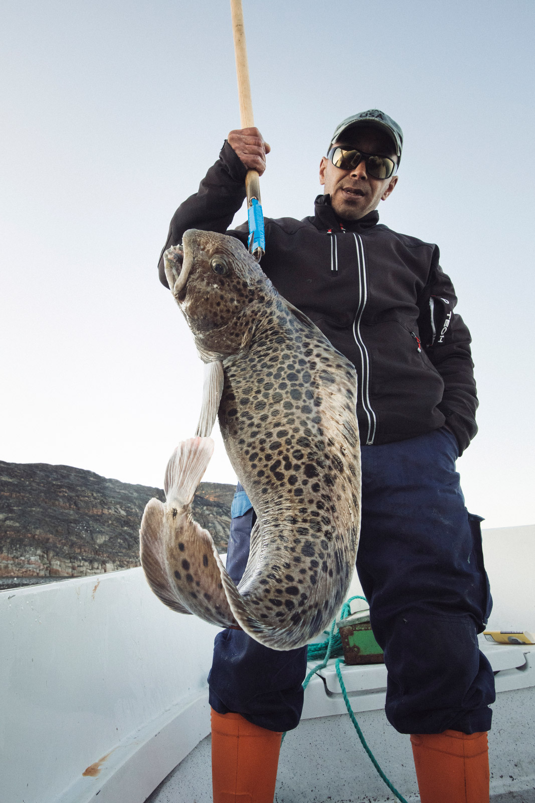 Người dân sống ở Greenland chủ yếu làm nghề đánh bắt cá.