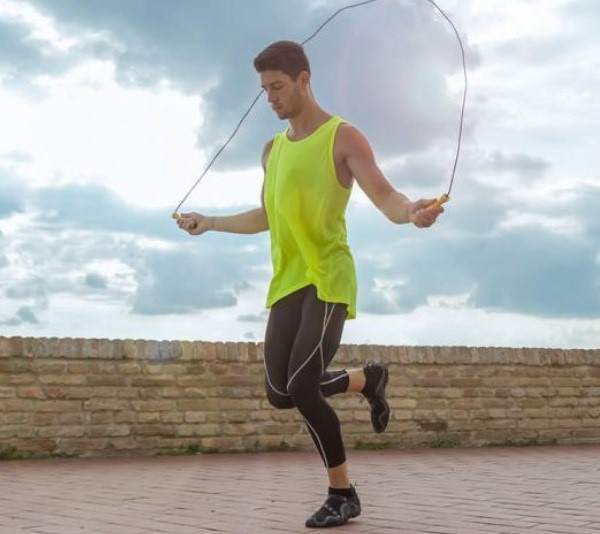 Tập luyện thể thao thường xuyên giúp cơ thể cân đối, dẻo dai