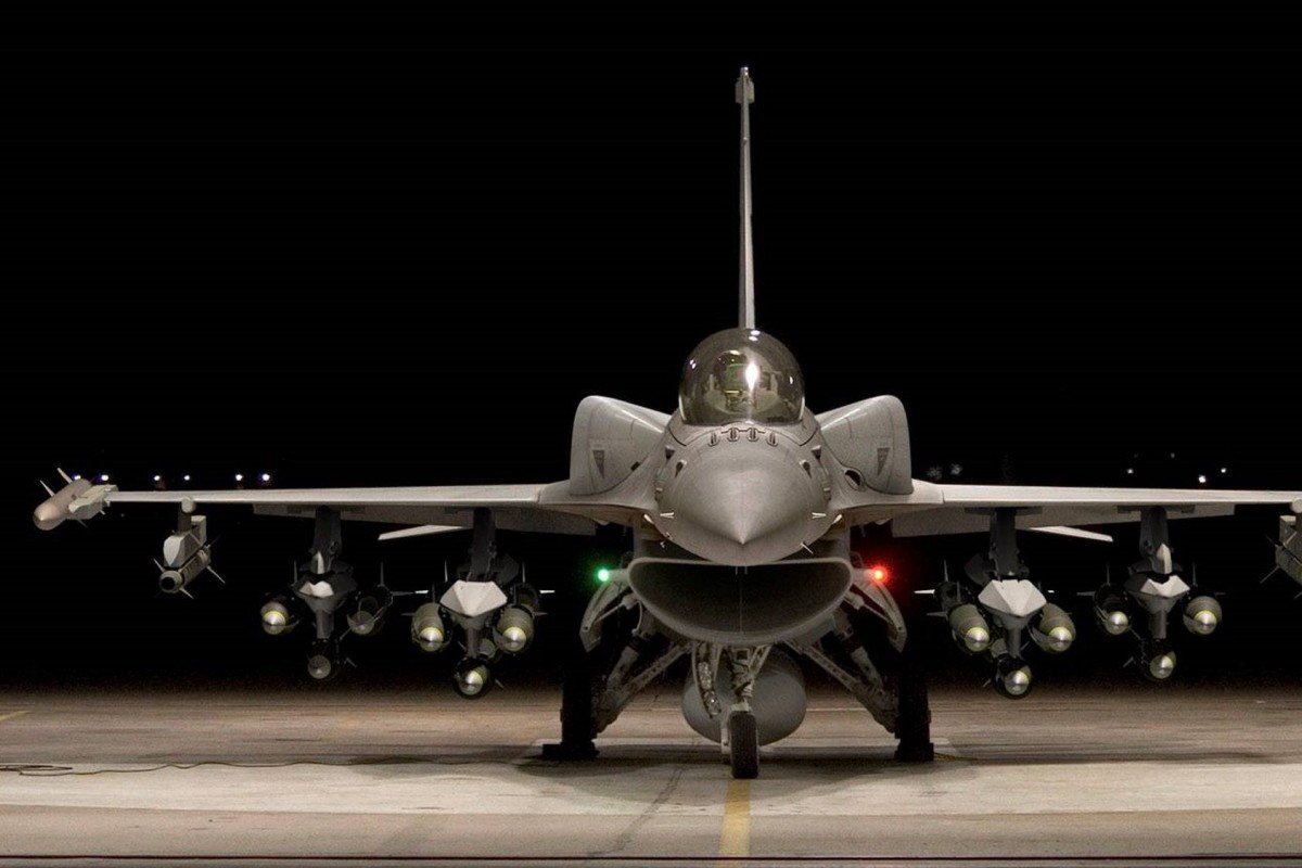 F-16V khi mang theo đầy đủ vũ khí.