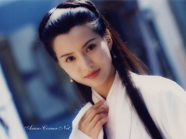 Lý Nhược Đồng là diễn viên thể hiện thành công nhất vai Tiểu Long Nữ trong "Thần điêu đại hiệp" bản 1995 của TVB.