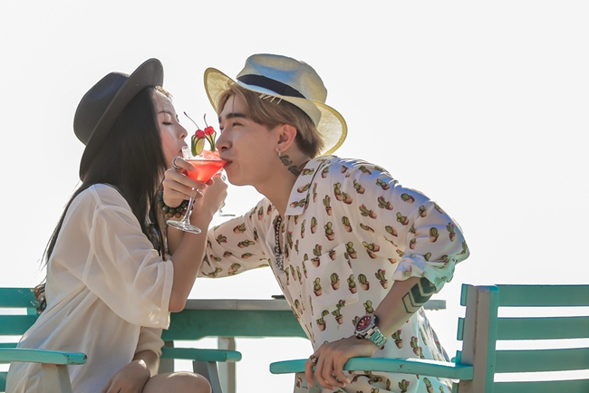 Yu Dương khiến các fan ghen tỵ với cảnh tình bể bình cùng Chi Dân.