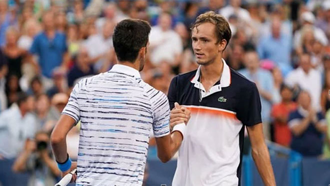Djokovic thua ngược ngỡ ngàng trước Medvedev ở bán kết Cincinnati Masters