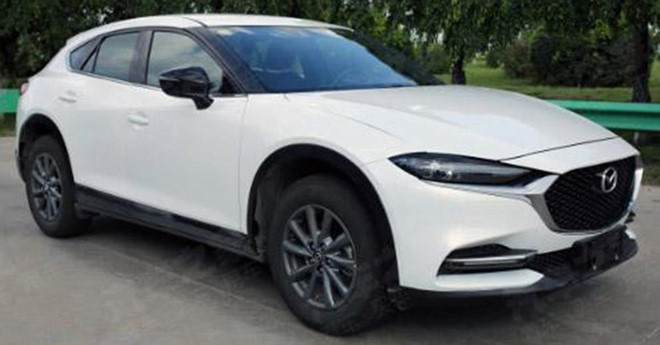 Rò rỉ hình ảnh của crossover cỡ nhỏ Mazda CX-4 facelift không ngụy trang - 1