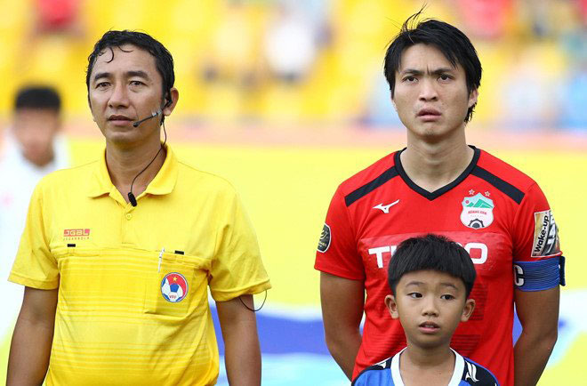 Trọng tài Nguyễn Trung Nam mắc sai sót trong trận HAGL thua Bình Dương 0-3