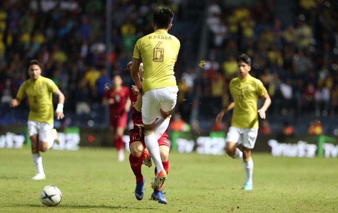 Việt Nam đấu Thái Lan vòng loại World Cup: Công Phượng là dấu hỏi của thầy Park - 2