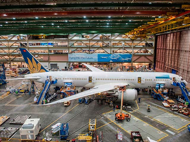Media - Khám phá loại máy bay "khủng" nhất của Boeing mới về Việt Nam