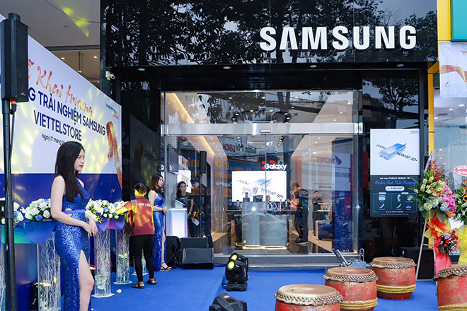 Samsung liên tiếp ra mắt 3 cửa hàng trải nghiệm lớn trên toàn quốc với loạt hoạt động hấp dẫn - 1