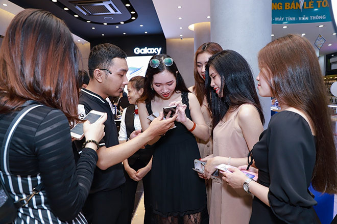 Samsung liên tiếp ra mắt 3 cửa hàng trải nghiệm lớn trên toàn quốc với loạt hoạt động hấp dẫn - 3