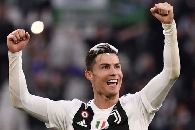 Ronaldo và Juventus dễ dàng đăng quang Serie A 2018/19