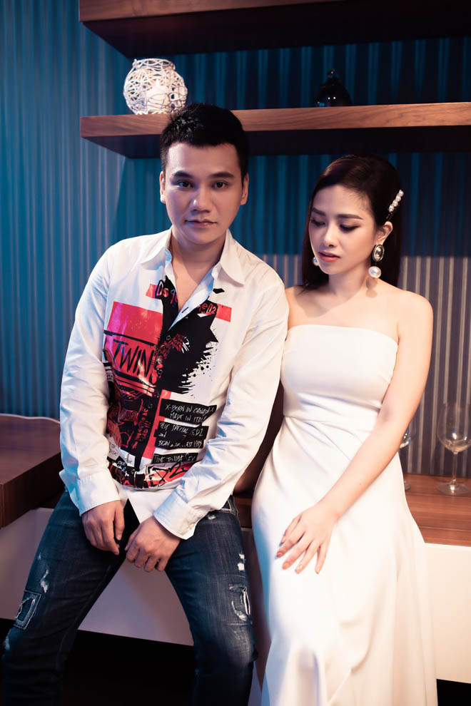 Vợ DJ xinh đẹp của Khắc Việt có ghen khi chồng công khai ôm hôn &#39;gái lạ&#39;? - 1