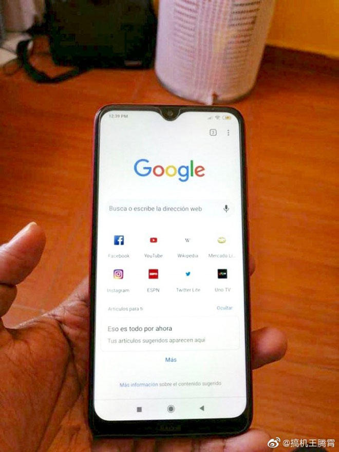 Các thông số kỹ thuật khác bao gồm RAM 4GB và bộ nhớ trong 64 GB có thể mở rộng qua khe cắm thẻ nhớ microSD, cũng như pin 5.000 mAh.