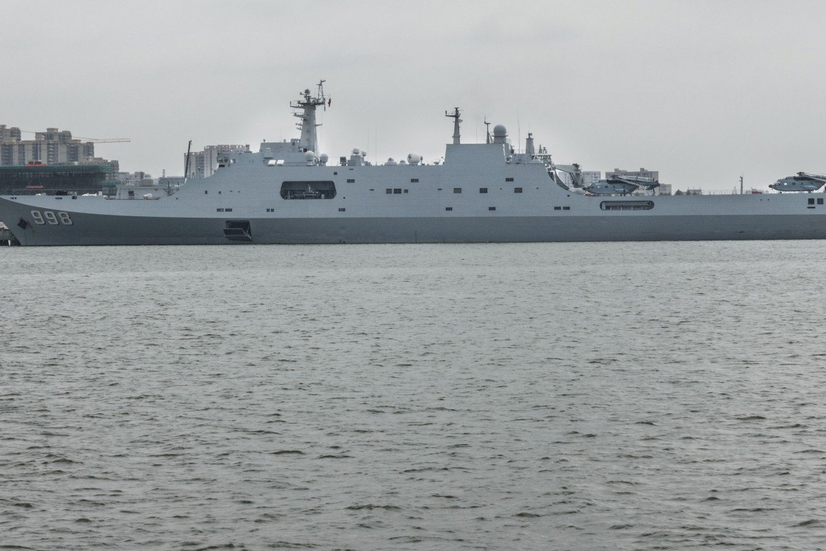 Trước tàu Type 075, Trung Quốc cũng đã đóng các tàu đổ bộ Type 071.