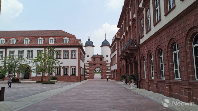 Thậm chí có cả ký túc xá trong khuôn viên mới.