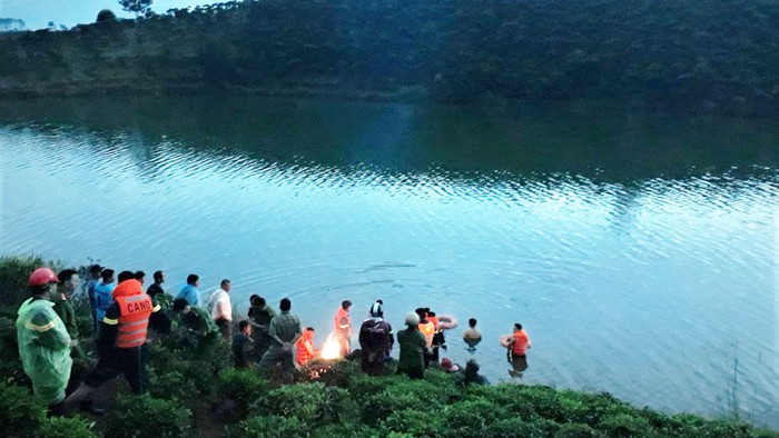 Khi phát hiện thi thể bé A., gia đình thấy mắt cháu bị chảy máu. Ảnh minh họa.