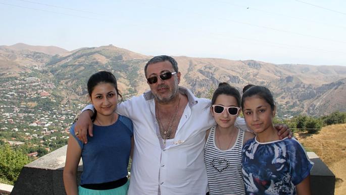 Vụ trùm mafia Nga bị 3 con gái sát hại: Sự thật rợn người phía sau - 2