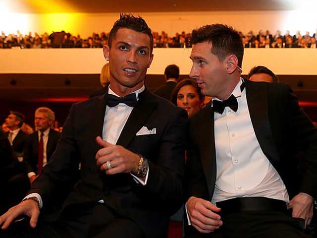 Ronaldo và Messi trong một lễ trao giải Quả Bóng Vàng