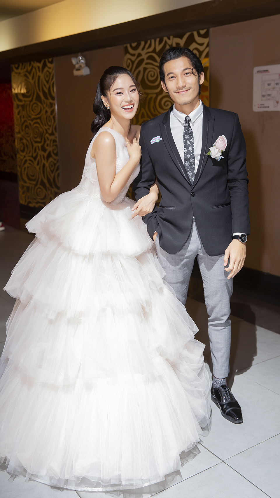 Hai diễn viên bác tin đồn đang yêu nhau