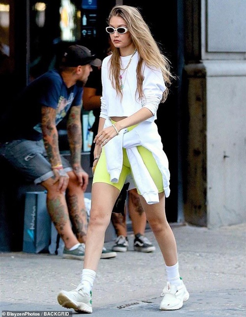 Học Gigig Hadid mặc đẹp kiểu quần đạp xe biker short - 7