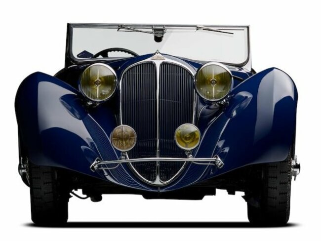 1937 Delahaye 135M Competition Court Roadster: 3,75 triệu đô la (hơn 86 tỷ VND). Chiếc xe cụ thể này chưa bao giờ được bán công khai, và chỉ là một trong số 30 chiếc từng được sản xuất.