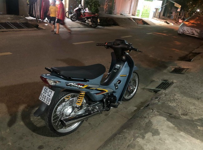 Xe có trợ lực sườn.