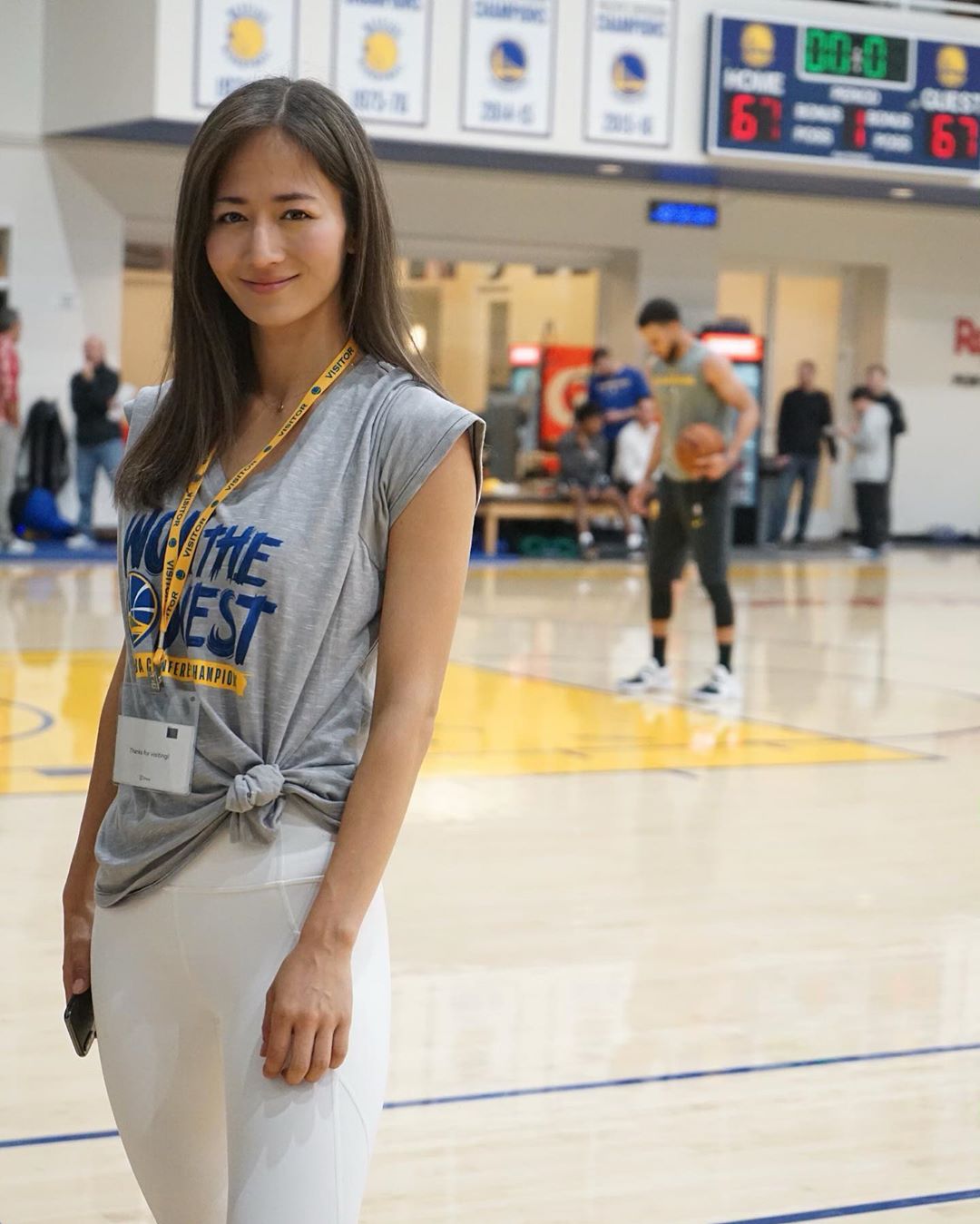 Là một phóng viên thể thao, Maya Miyagawa gây ấn tượng với ngoài xinh đẹp, thân hình nóng bỏng