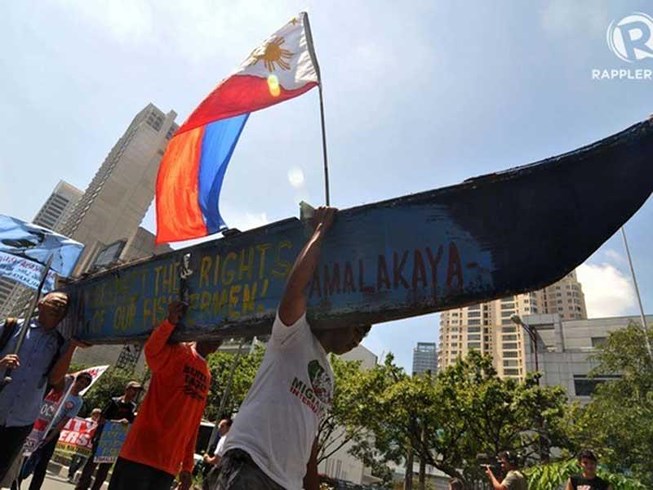 Người dân Philippines phản đối hành xử của Trung Quốc ở biển Đông năm 2016. Ảnh: RAPPLER