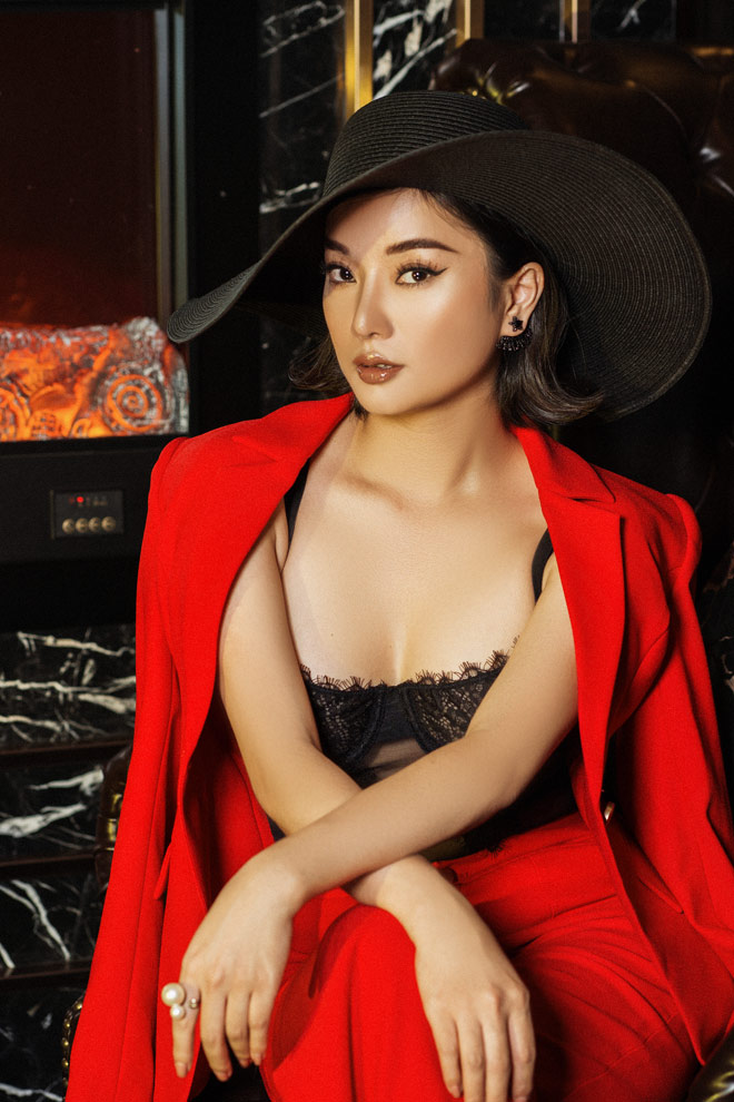 NTK Thùy Victory bất ngờ ra mắt thương hiệu thời trang dành cho bóng hồng quyền lực Power Roses