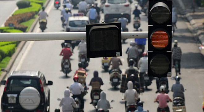 Rẽ phải khi đèn đỏ có vi phạm luật giao thông hay không? - 3