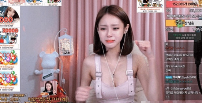 Với mong muốn được trở thành fan cứng của Hyeziu, anh chàng không ngại bỏ ra gần 500 triệu thưởng cho người đẹp.