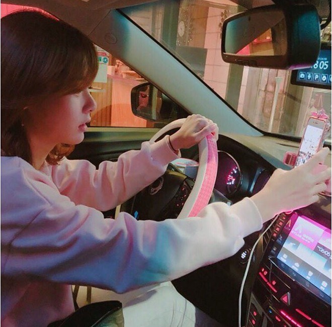 Hyeziu cũng sở hữu xế hộp riêng.