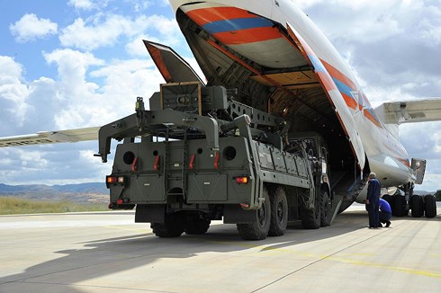 Nga chuyển giao lô thiết bị của hệ thống tên lửa phòng không S-400 đầu tiên cho Thổ Nhĩ Kỳ hồi tháng Bảy
