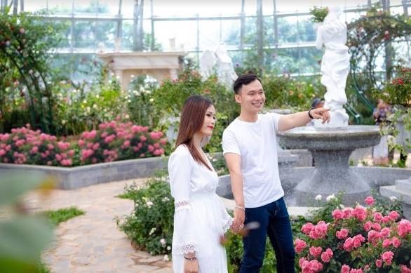 Những kiểu Check in cặp đôi chỉ có ở Vương quốc hoa hồng - 3