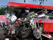 Tin tức trong ngày - Xe khách gây tai nạn 12 người chết: 'Lột xác' thành xe mới?