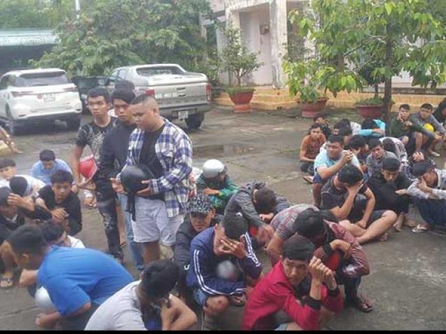 Pháp luật - Công an vây bắt hàng trăm "quái xế" đua xe trái phép trên quốc lộ