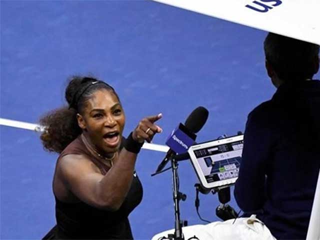 Màn tranh cãi của Serena với trọng tài