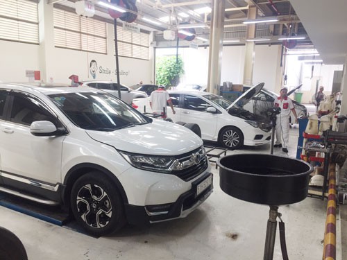 Nhiều đại lý ôtô trông chờ vào mảng bảo hành, sửa chữa thay vì dựa vào doanh số bán xe như trước.