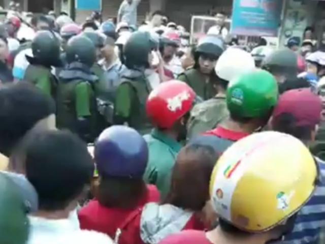 Tin tức trong ngày - Vụ hàng trăm người dân vây xe đặc chủng sau va chạm: Clip chứng minh CSGT không truy đuổi